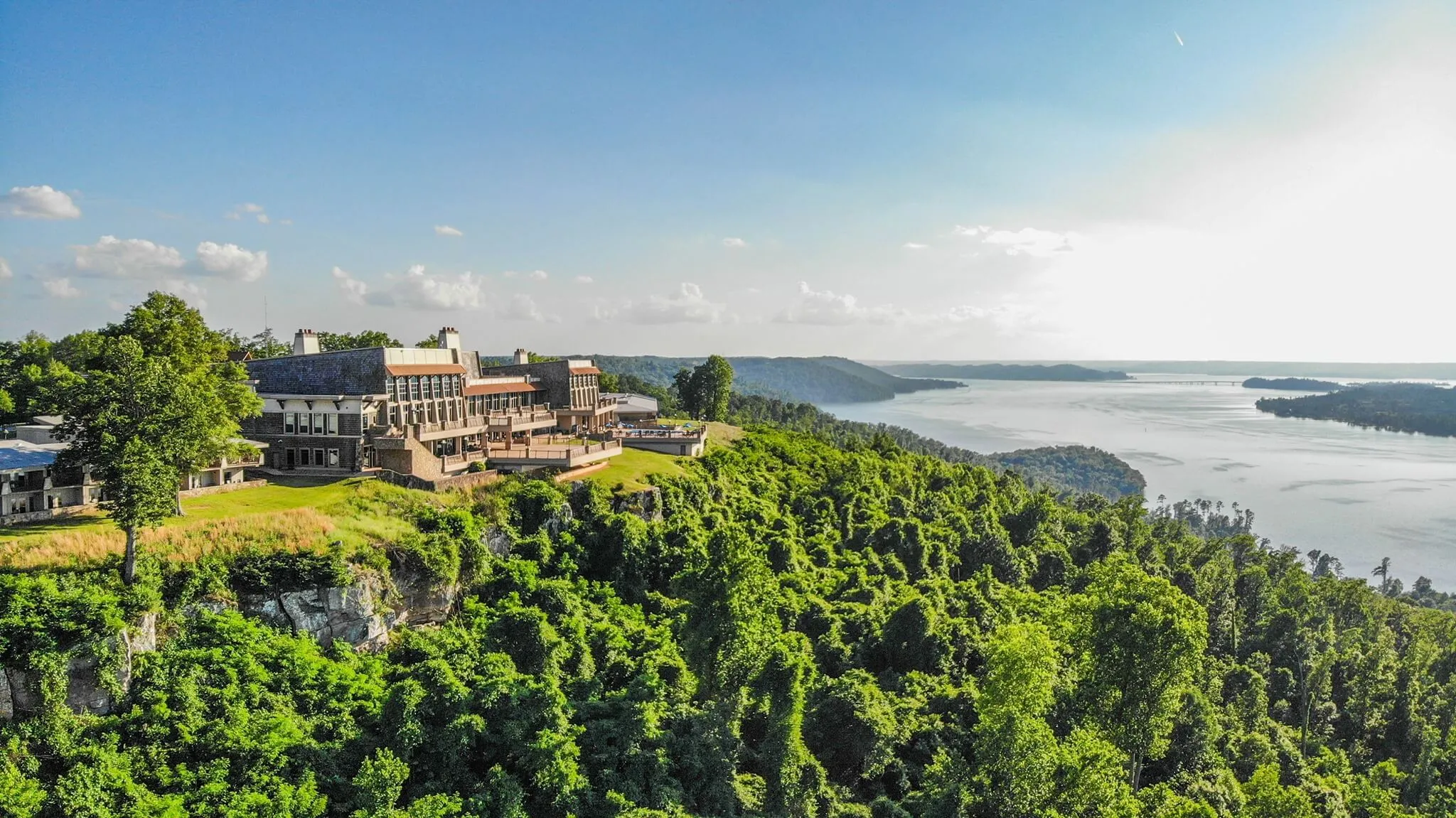 Photo of the Lodge overlooking Lake Guntersville